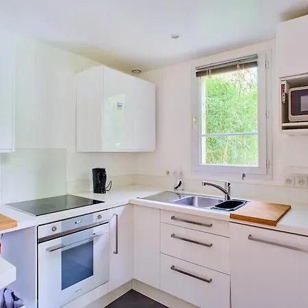 House For 8 People, 5 Min By Bus To Disneyland Holiday home *
