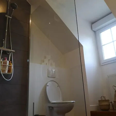 House For 8 People, 5 Min By Bus To Disneyland Holiday home *